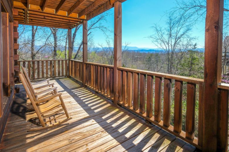 4 Cabins in Pigeon Forge with the Most Relaxing Decks